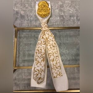 Christmas ivory and gold wreath sash
